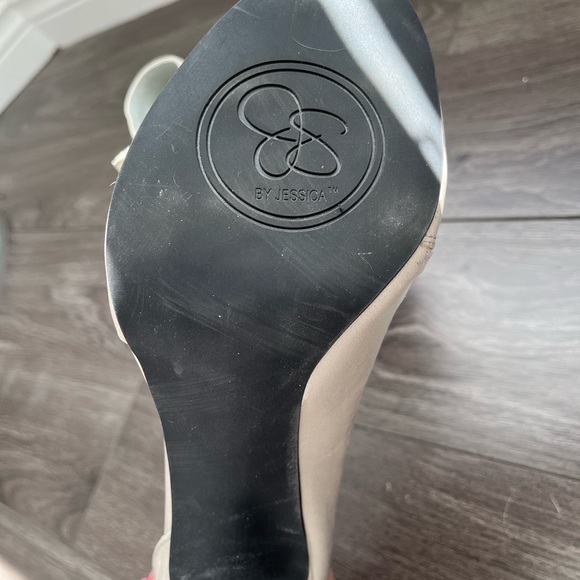 Jessica Simpson heels - Picture 4 of 4